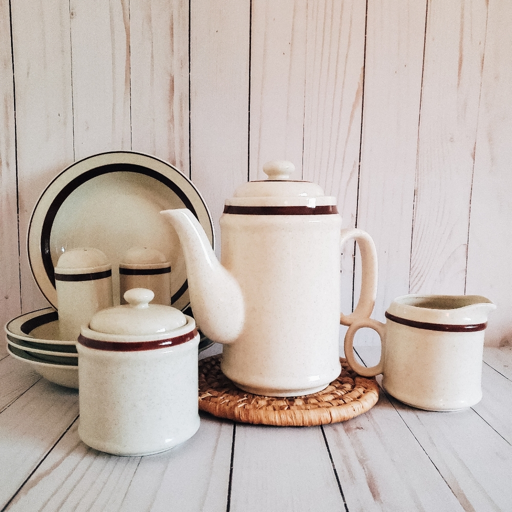 9 Piece vintage coffee/ dinner set